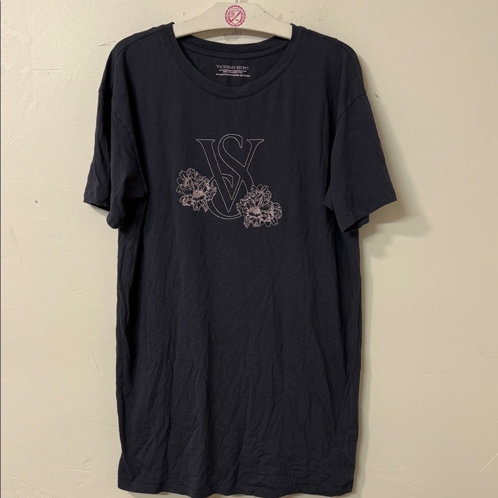 Victoria's Secret T-Shirt or nightgown